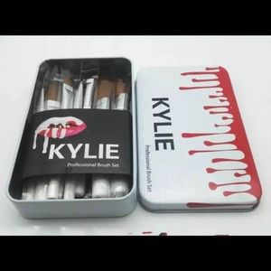 KYLIE COSMETICS MAKEUP BRUSHES